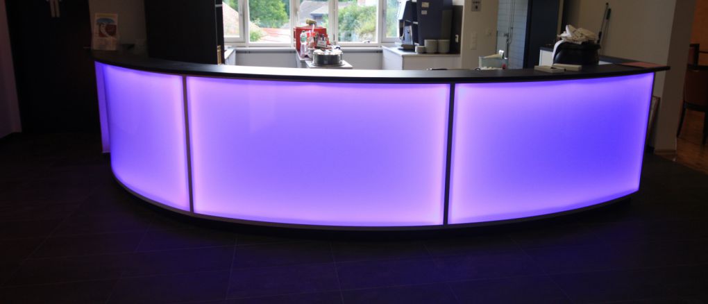 Desk d‘accueil EMS à lumière LED